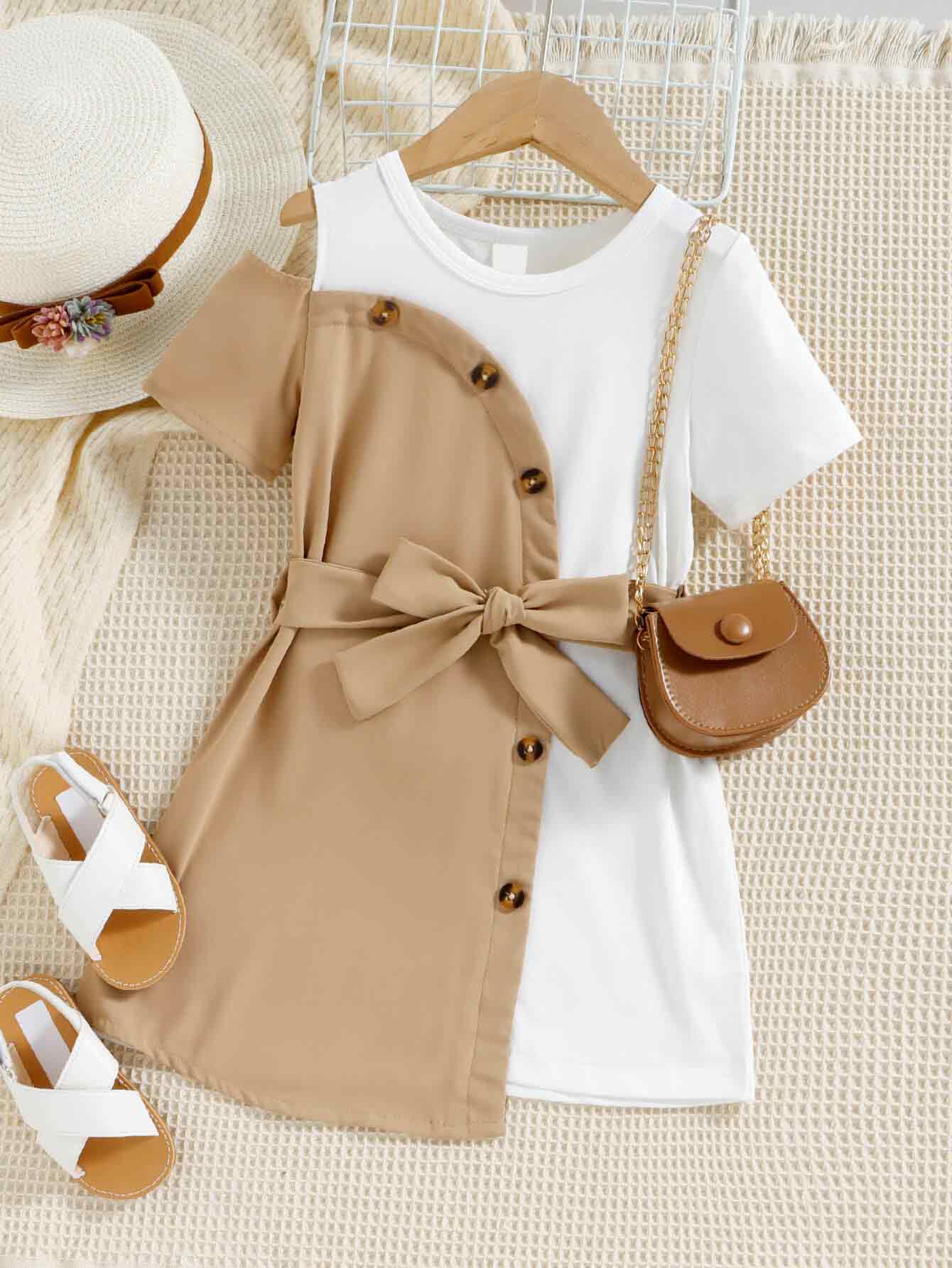 Girls Contrast Decorative Button Belted Dress