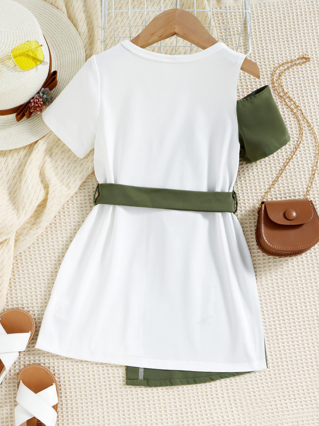 Girls Contrast Decorative Button Belted Dress